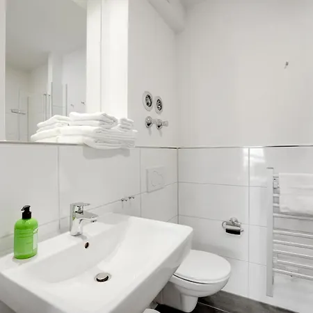 Boardinghouse Living28 *